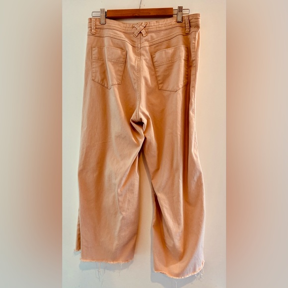 BDG High-waisted Crop Stretch Jeans - Picture 2 of 9